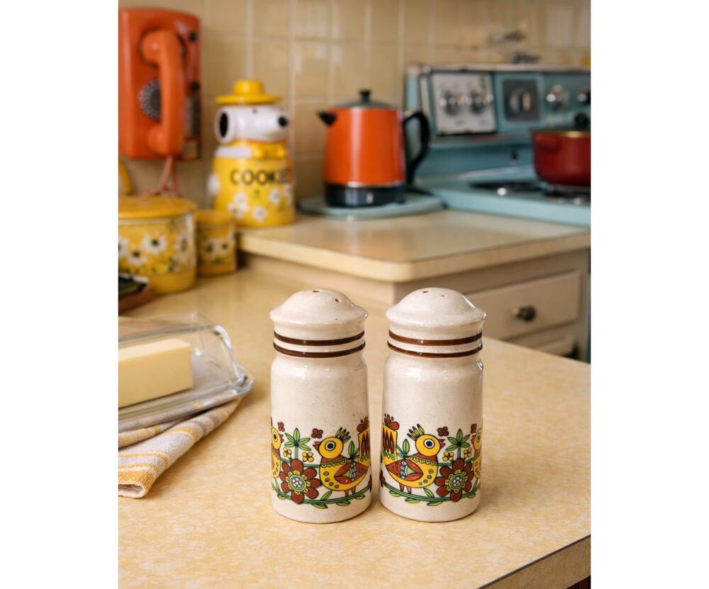 Vintage Salt & Pepper Shakers Folk Art Birds Flower Boho Korea